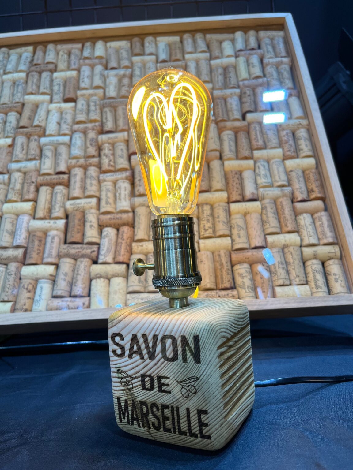 RR Meubles et déco, création de meuble et de décoration artisanaux avec des matériaux recyclés ou recyclables