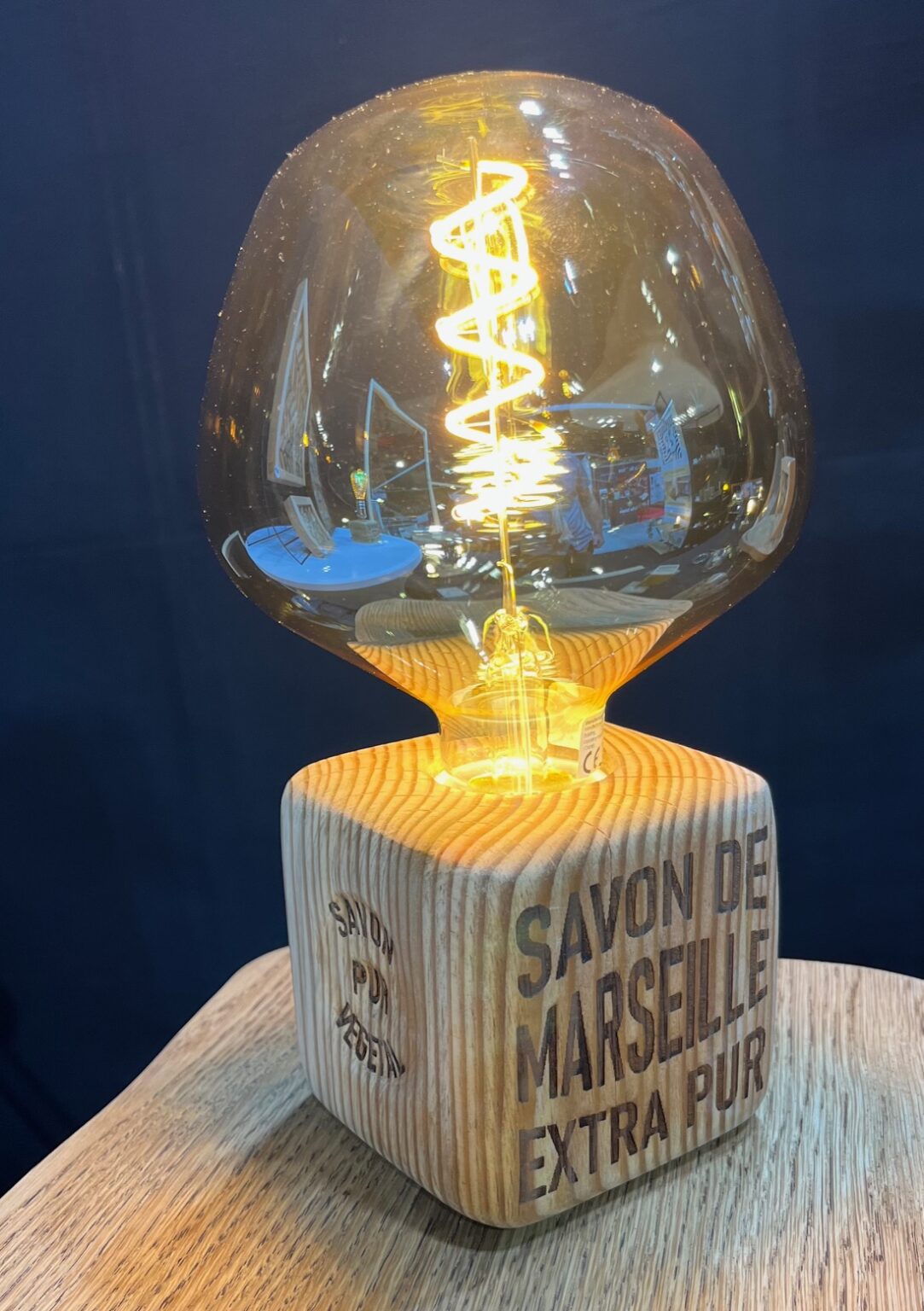 RR Meubles et déco, création de meuble et de décoration artisanaux avec des matériaux recyclés ou recyclables