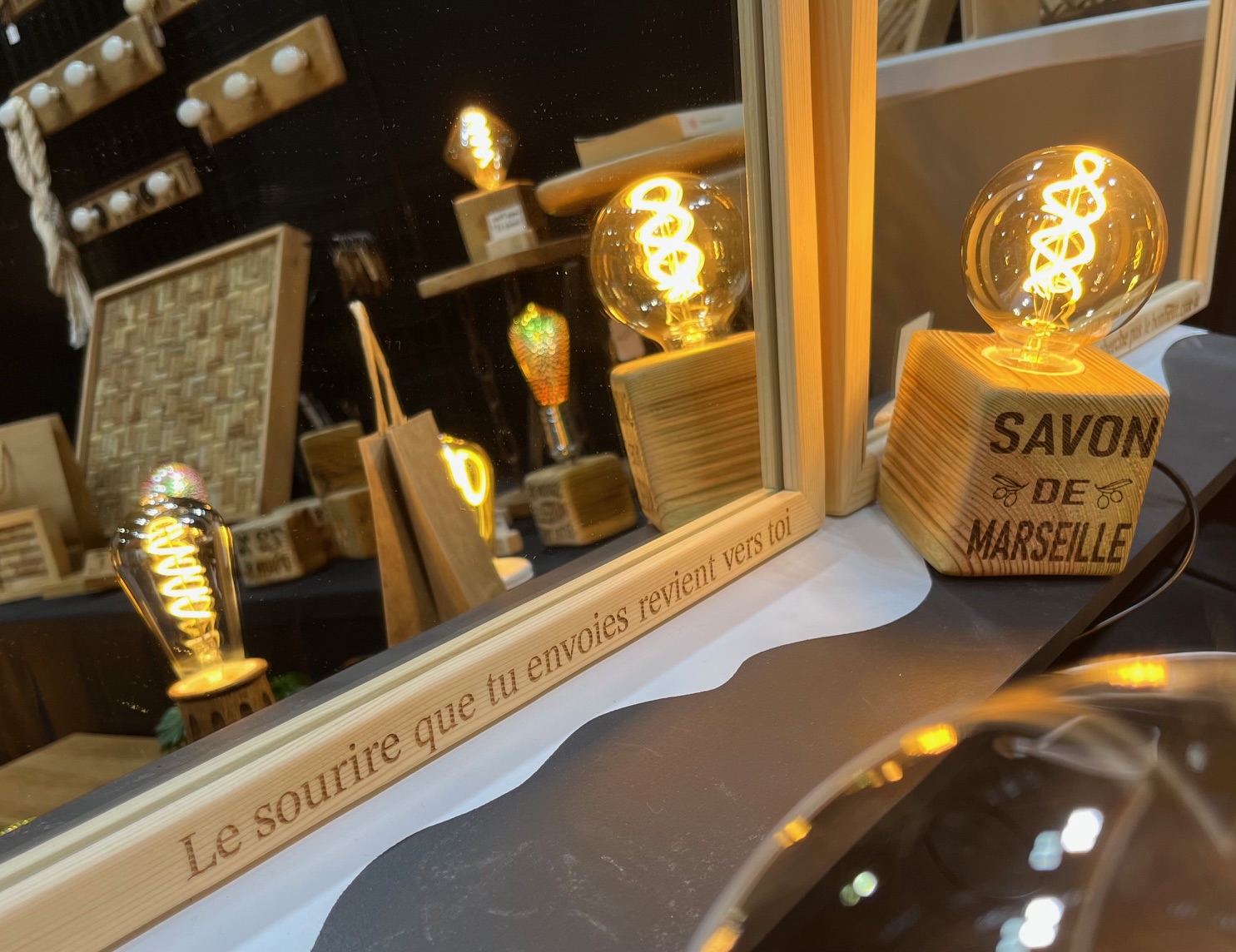 RR Meubles et déco, création de meuble et de décoration artisanaux avec des matériaux recyclés ou recyclables