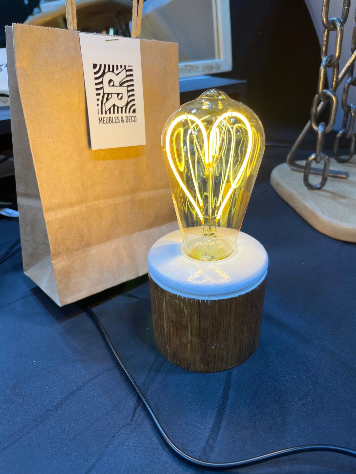 RR Meubles et déco, création de meuble et de décoration artisanaux avec des matériaux recyclés ou recyclables