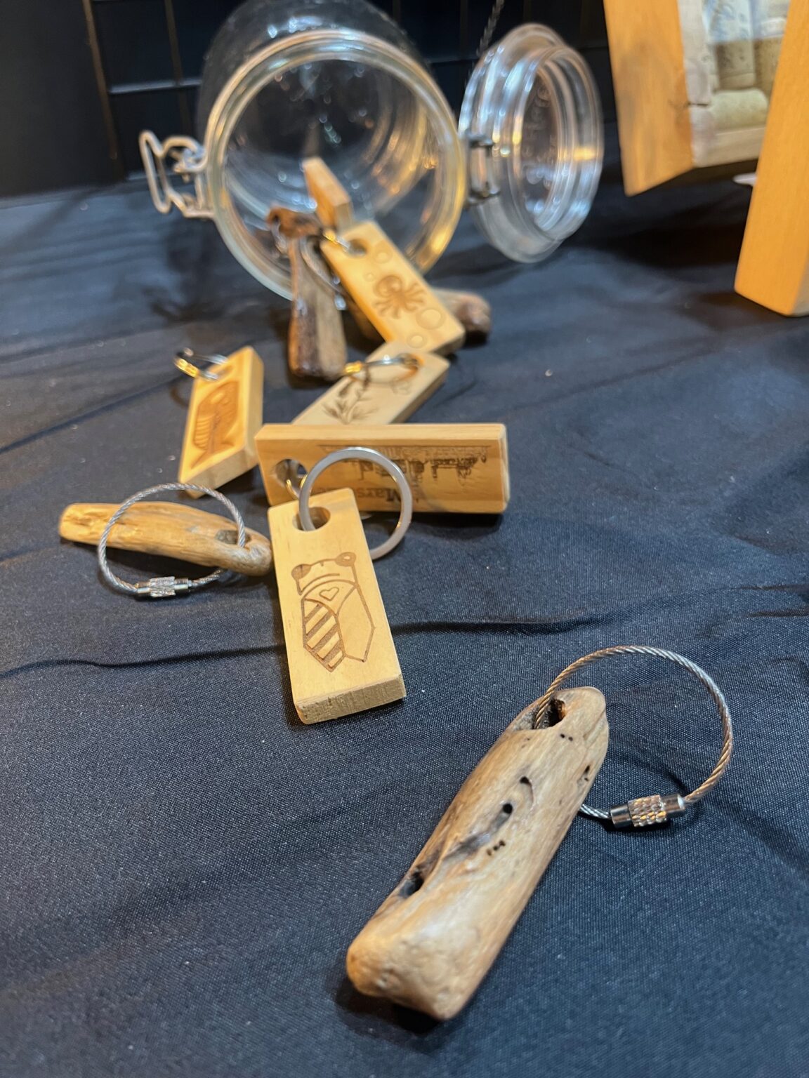 RR Meubles et déco, création de meuble et de décoration artisanaux avec des matériaux recyclés ou recyclables